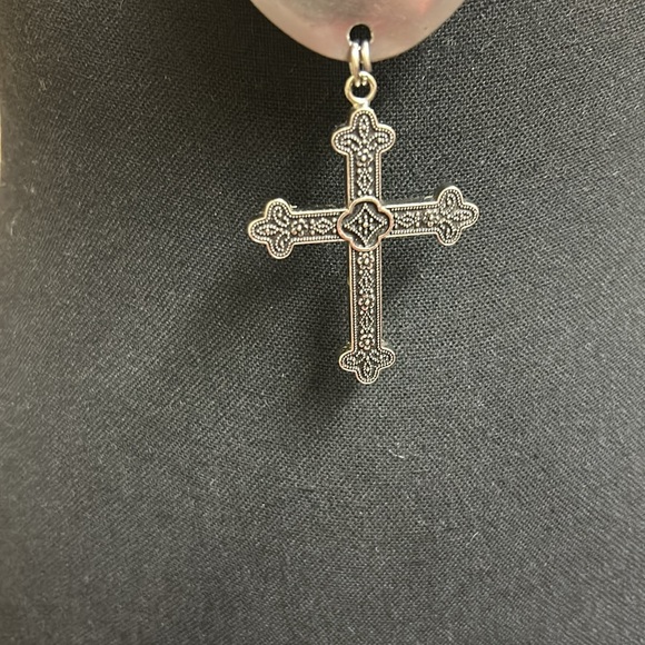 Necklace Handmade Silver Joy accent piece with wings and a silver cross - Picture 4 of 8